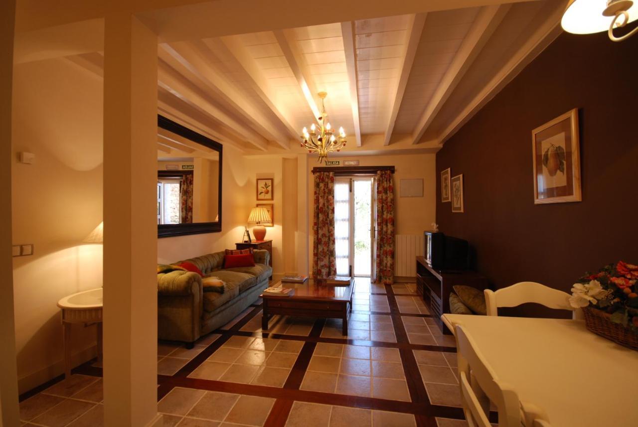 Las Casas Rurales Huerta San Benito Villamayor  Экстерьер фото